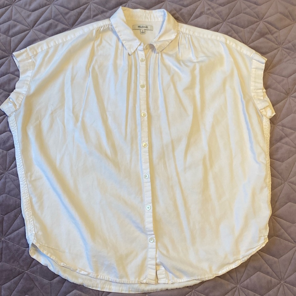 Madewell short sleeve button-up collared shirt, size M